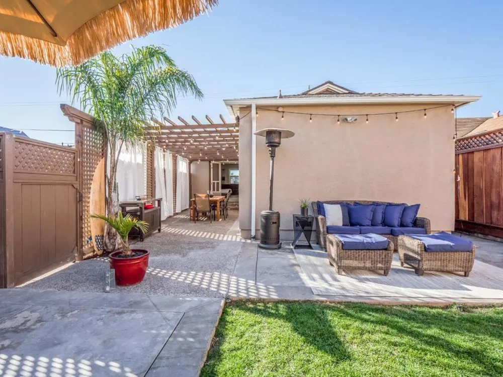 16 Eastern Drive Watsonville, CA 95076