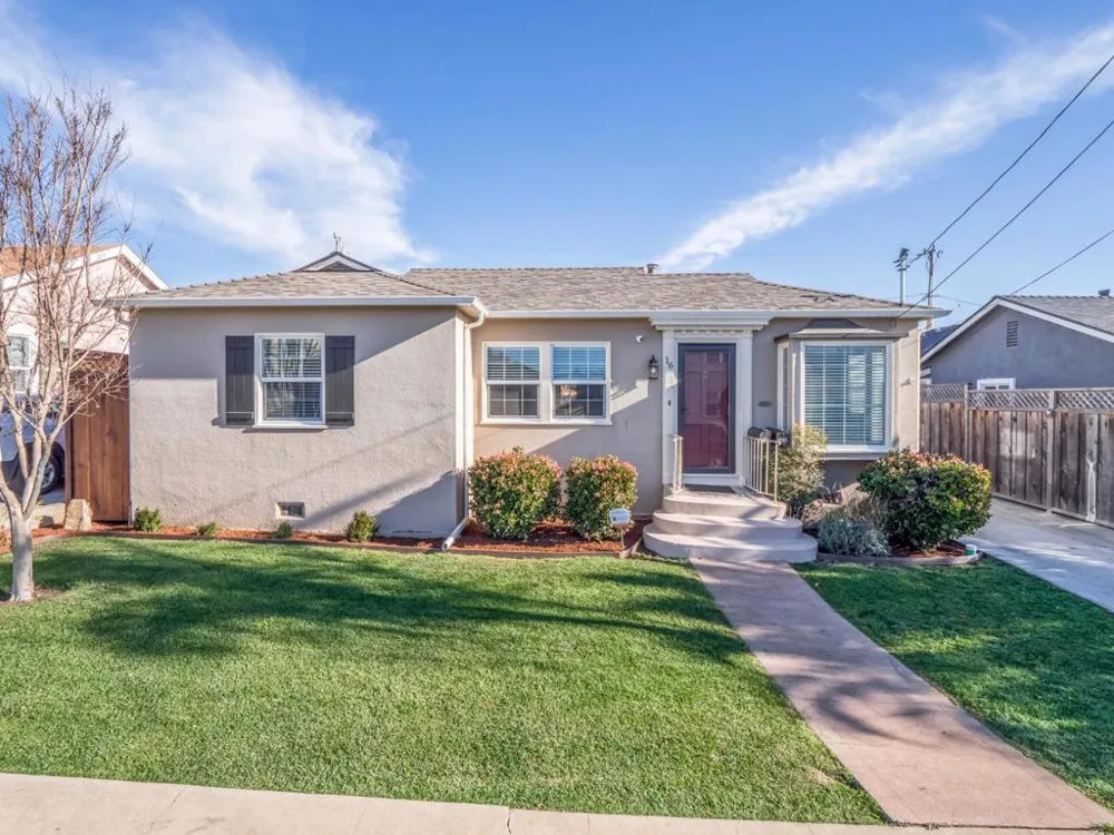 16 Eastern Drive Watsonville, CA 95076