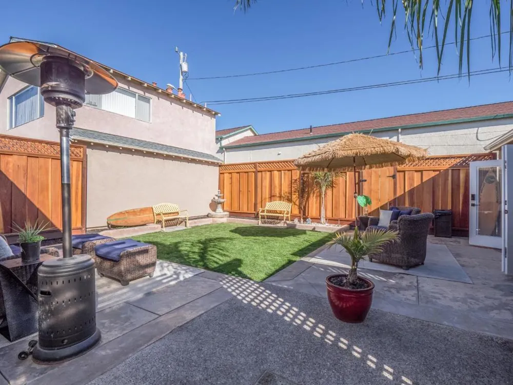 16 Eastern Drive Watsonville, CA 95076