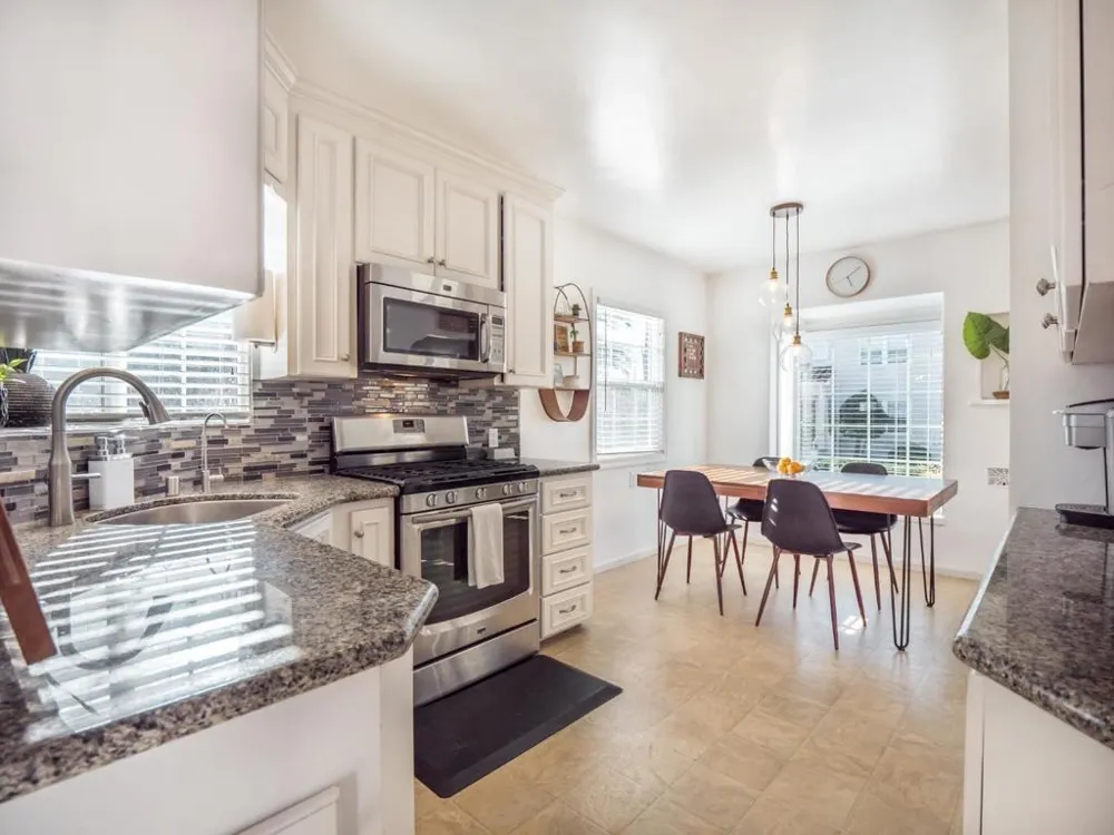 16 Eastern Drive Watsonville, CA 95076