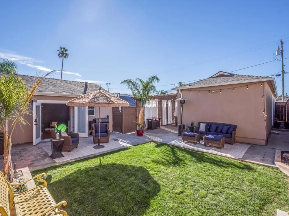 16 Eastern Drive Watsonville, CA 95076