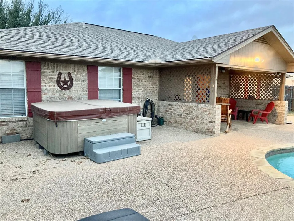 349 Horseshoe Drive Springtown, TX 76082