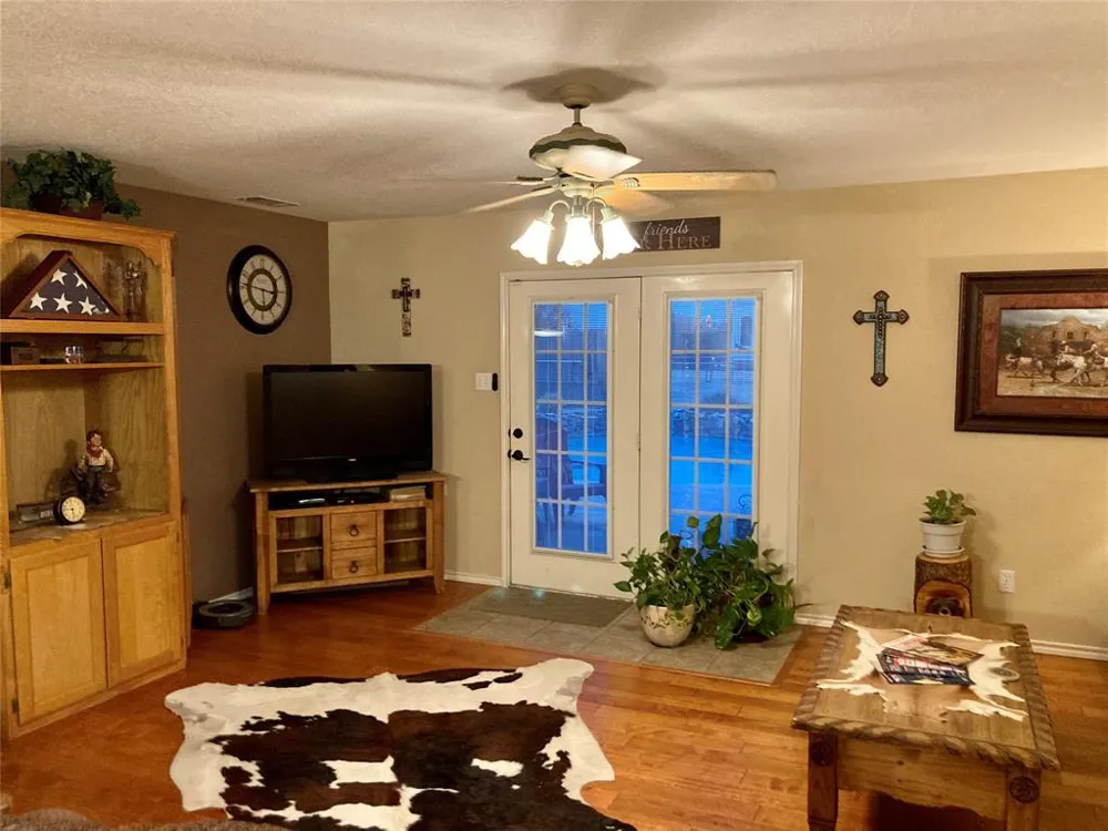 349 Horseshoe Drive Springtown, TX 76082