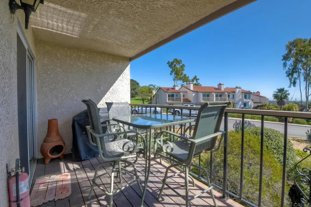 916 Caminito Estrada #B Carlsbad, CA 92011