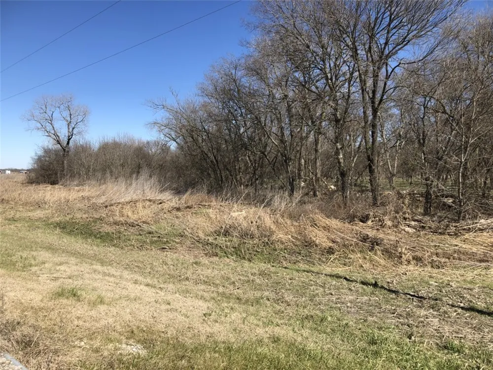472 County Road 428 Taylor, TX 76574