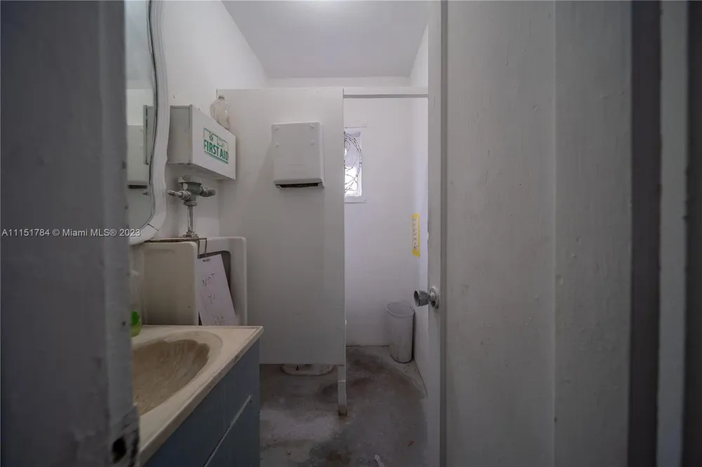 1040 E 26th Street Hialeah, FL 33013