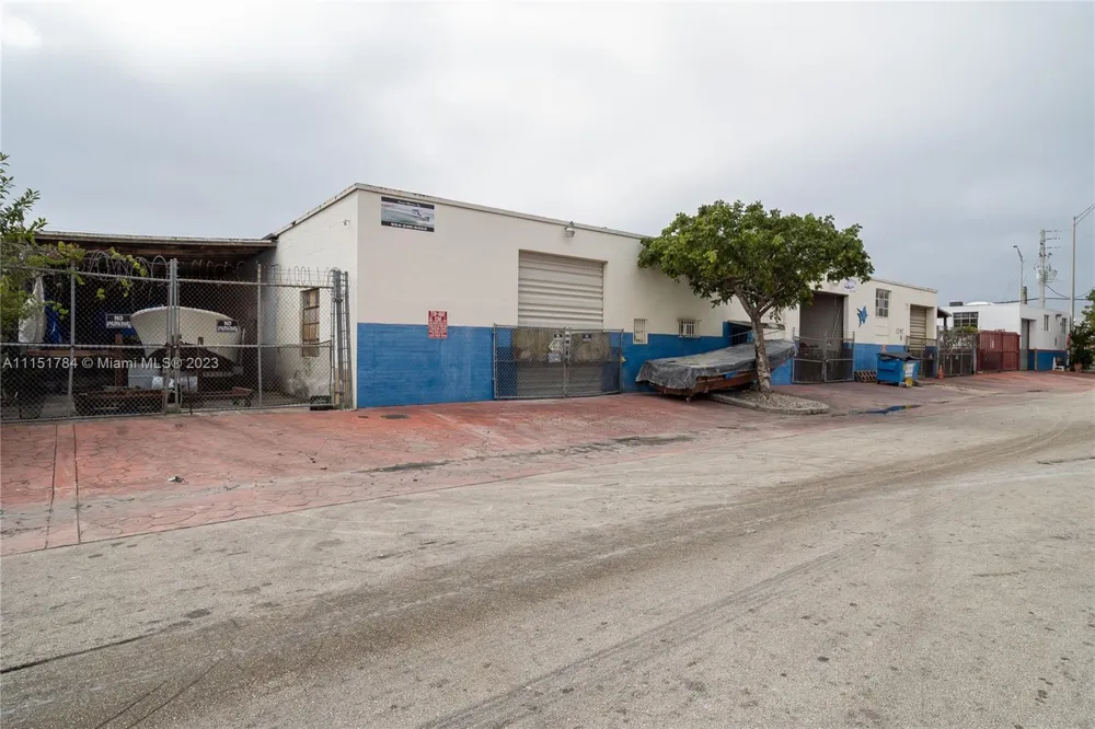 1040 E 26th Street Hialeah, FL 33013