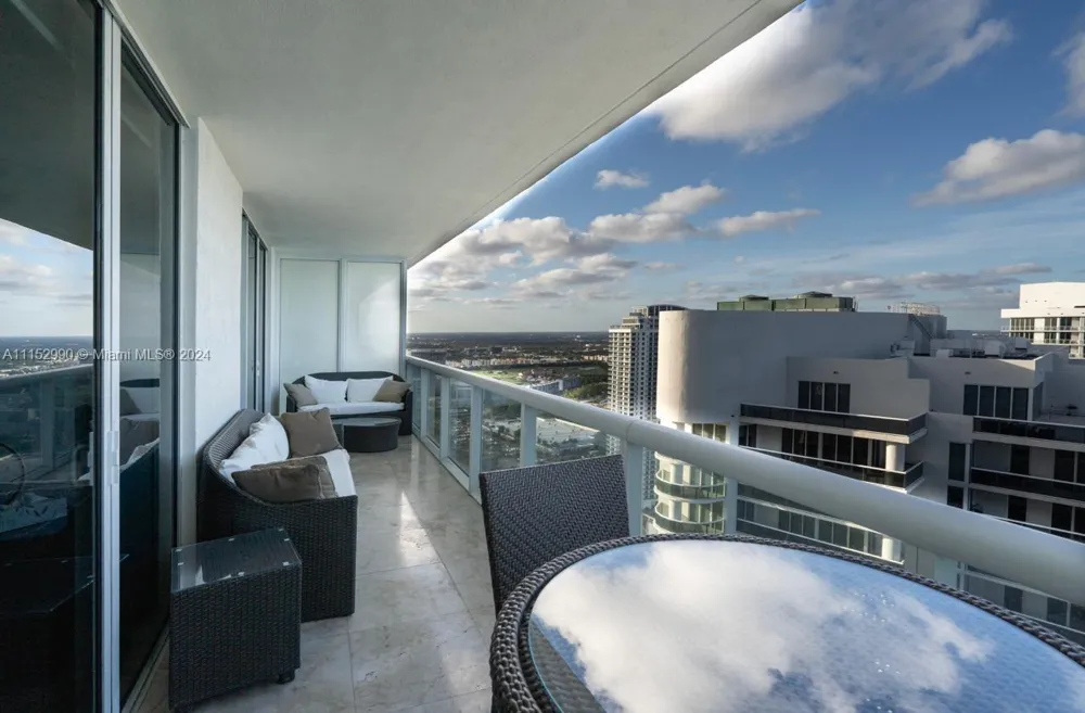 1830 OCEAN DR #4710 Hallandale Beach, FL 33009