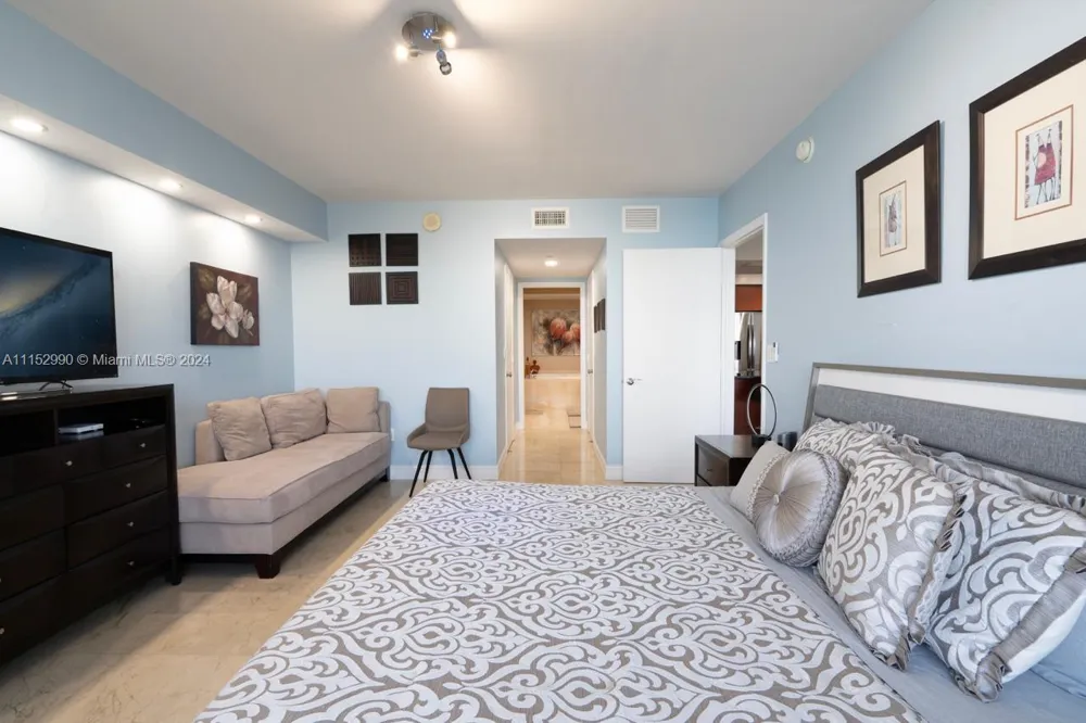 1830 OCEAN DR #4710 Hallandale Beach, FL 33009