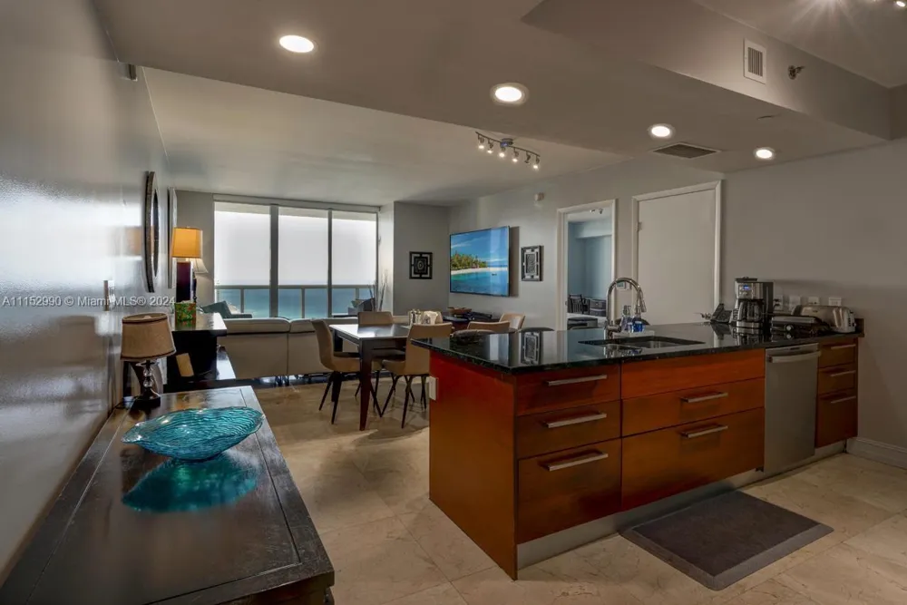 1830 OCEAN DR #4710 Hallandale Beach, FL 33009