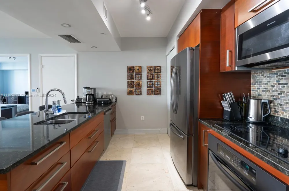 1830 OCEAN DR #4710 Hallandale Beach, FL 33009