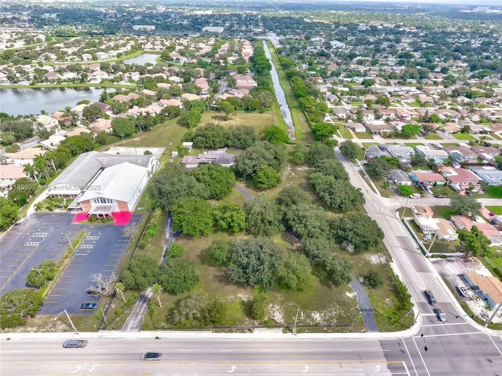 7227 Taft St Pembroke Pines, FL 33024