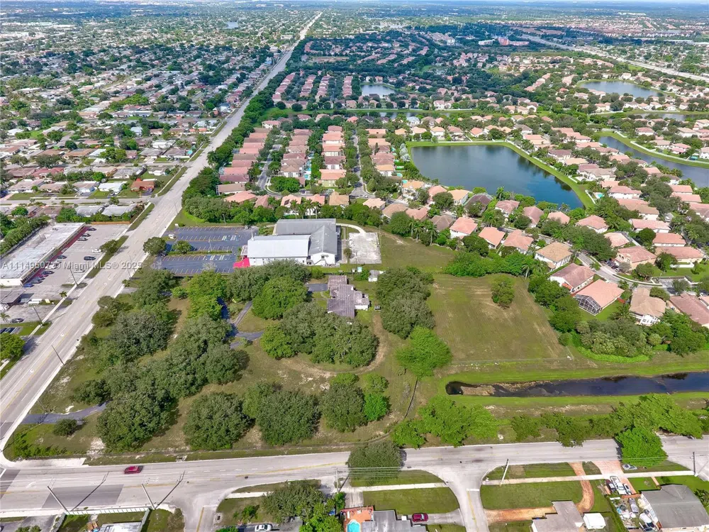 7227 Taft St Pembroke Pines, FL 33024