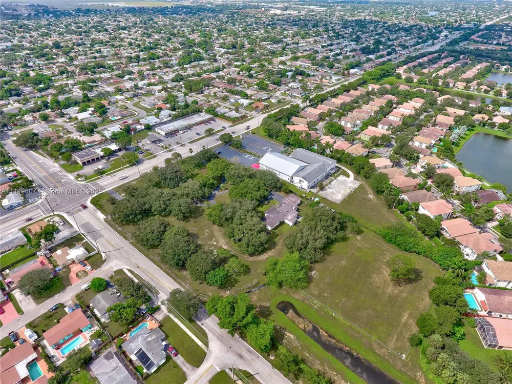 7227 Taft St Pembroke Pines, FL 33024