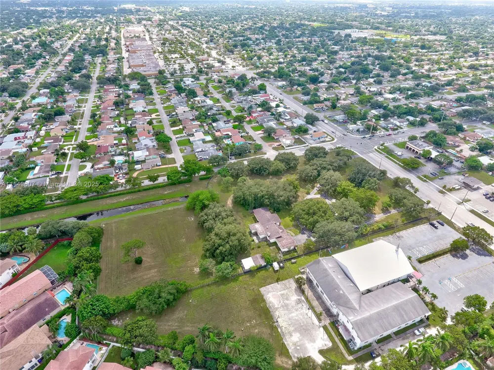 7227 Taft St Pembroke Pines, FL 33024