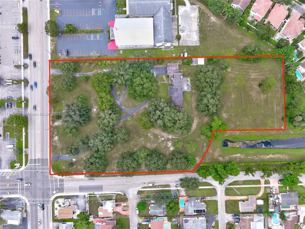 7227 Taft St Pembroke Pines, FL 33024