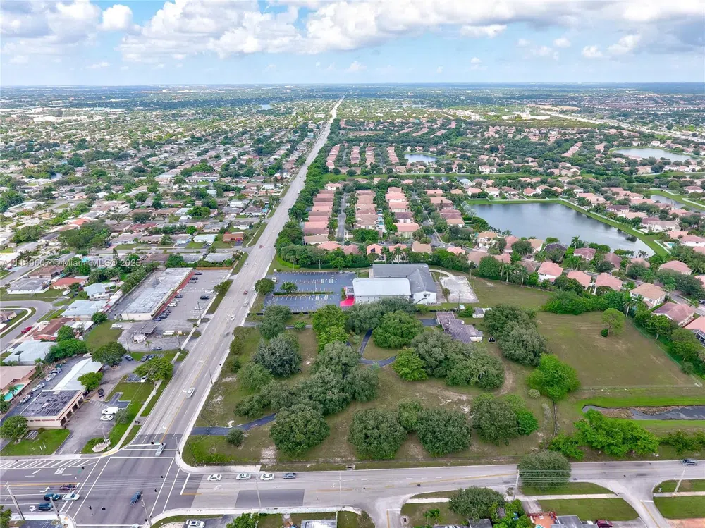 7227 Taft St Pembroke Pines, FL 33024