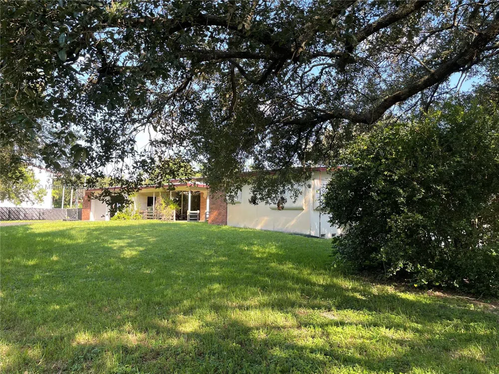 7227 Taft St Pembroke Pines, FL 33024