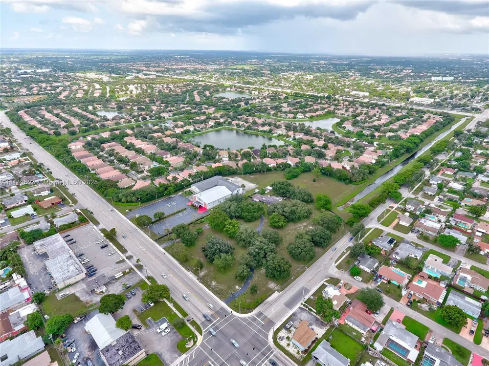 7227 Taft St Pembroke Pines, FL 33024