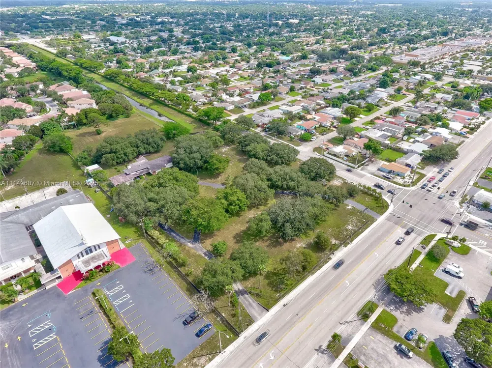7227 Taft St Pembroke Pines, FL 33024