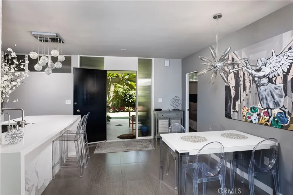 31755 Coast #105 Laguna Beach, CA 92651
