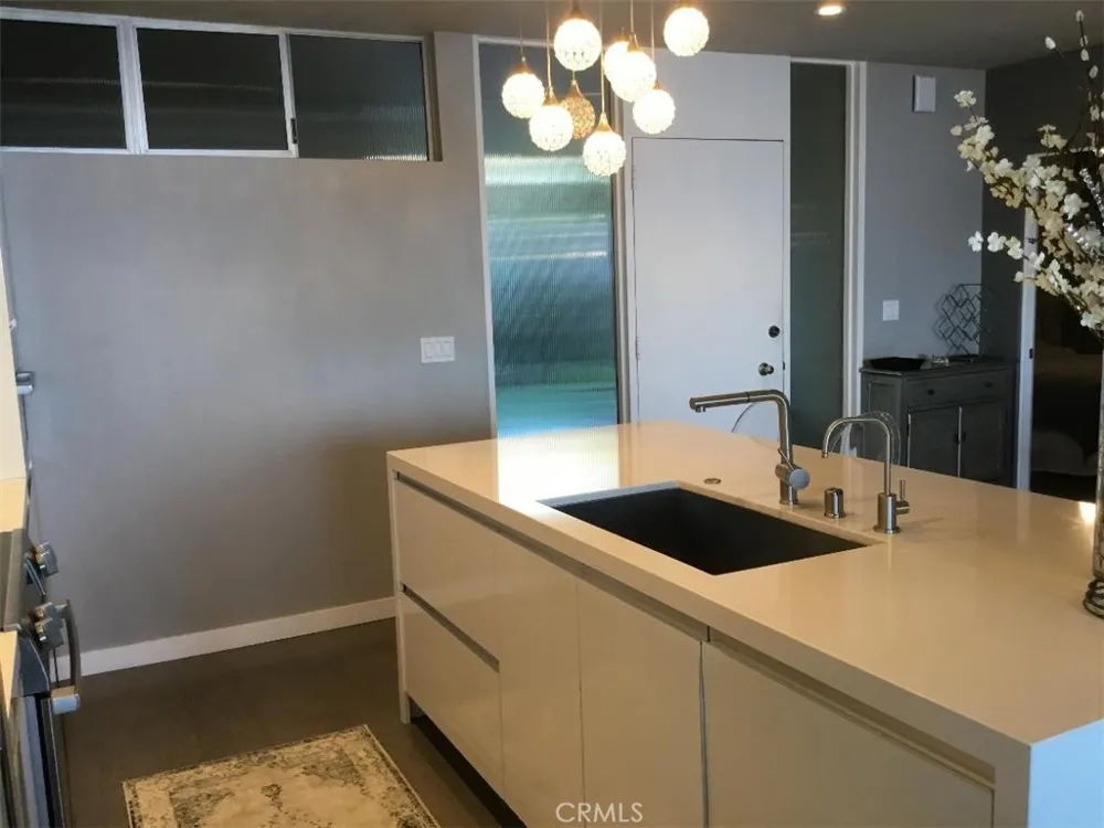 31755 Coast #105 Laguna Beach, CA 92651