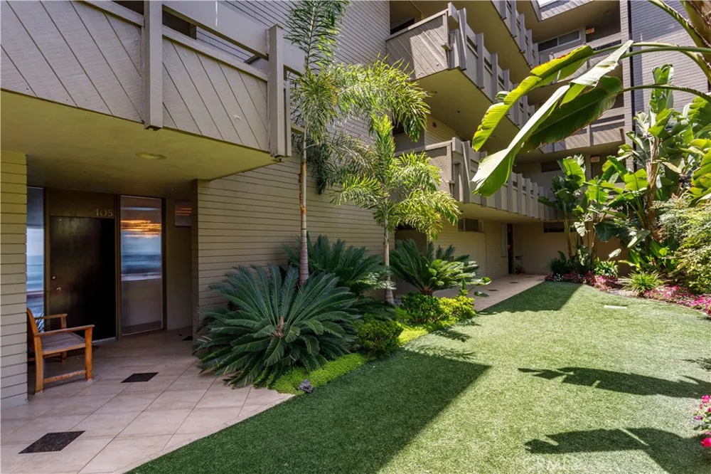 31755 Coast #105 Laguna Beach, CA 92651