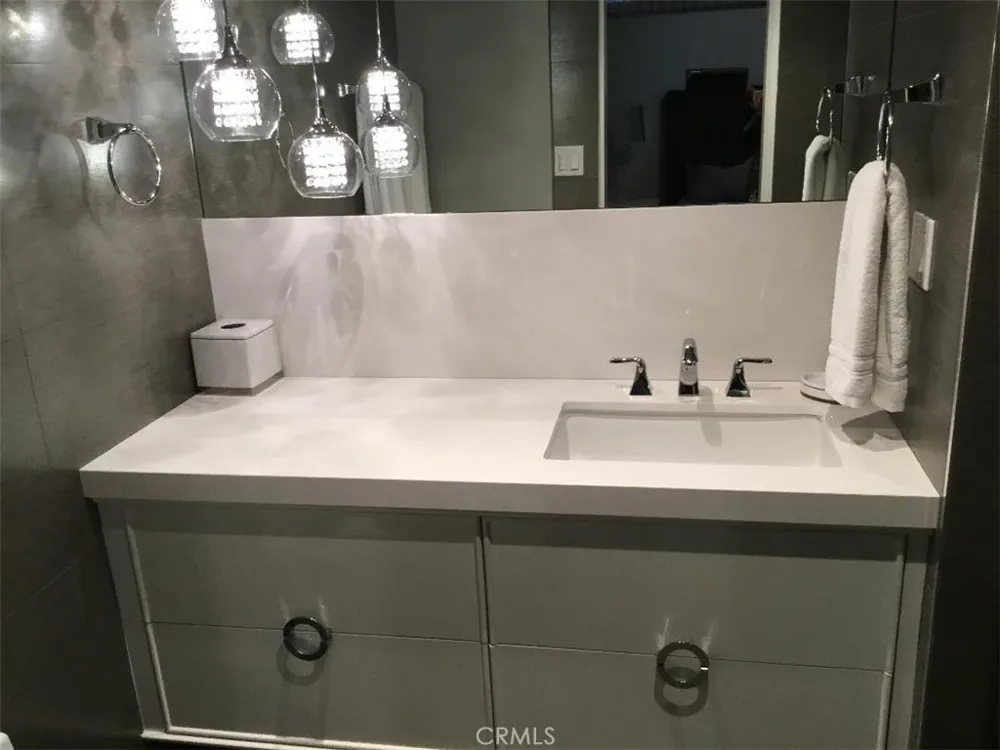 31755 Coast #105 Laguna Beach, CA 92651