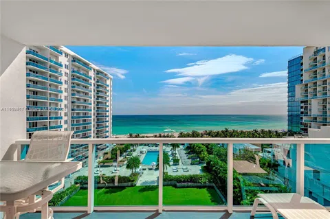 2301 Collins Ave #938