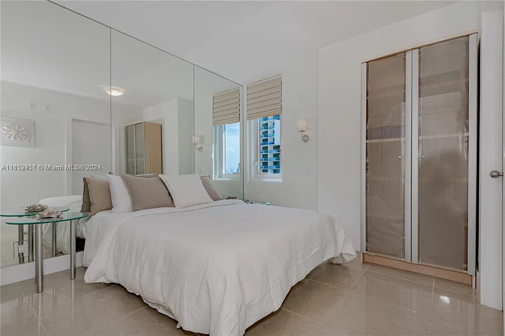 2301 Collins Ave #938 Miami Beach, FL 33139