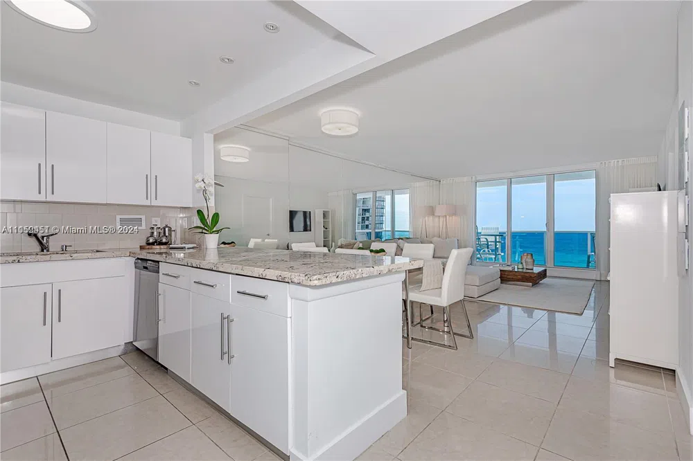 2301 Collins Ave #938 Miami Beach, FL 33139