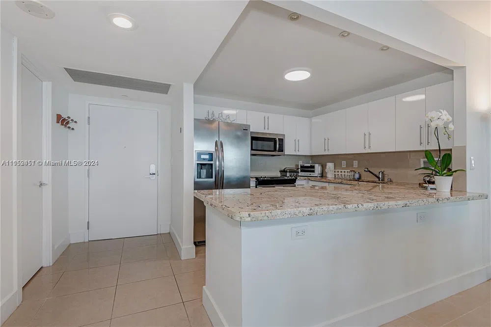 2301 Collins Ave #938 Miami Beach, FL 33139