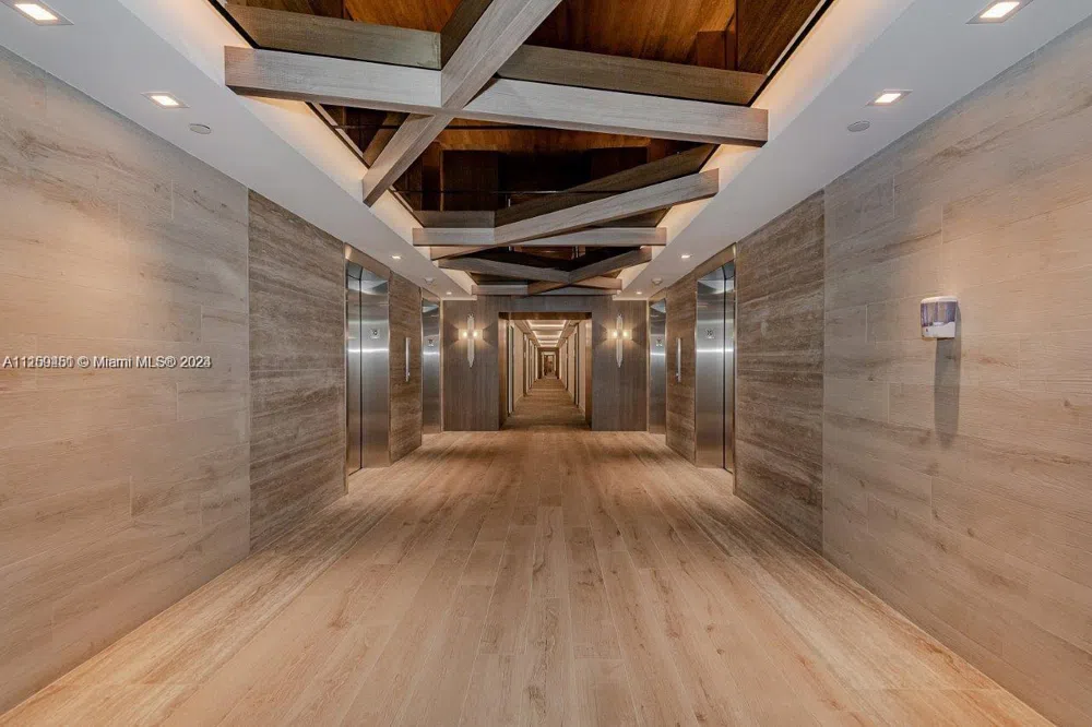 2301 Collins Ave #938 Miami Beach, FL 33139