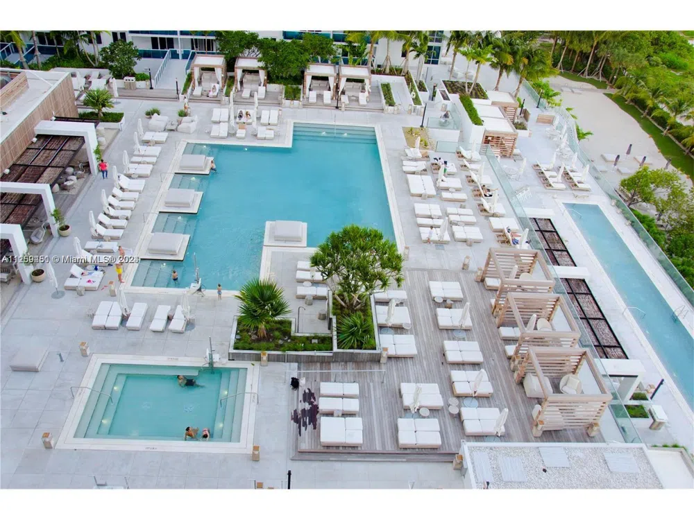 2301 Collins Ave #938 Miami Beach, FL 33139