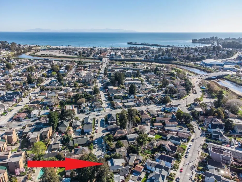 215217 Roberts Street Santa Cruz, CA 95060