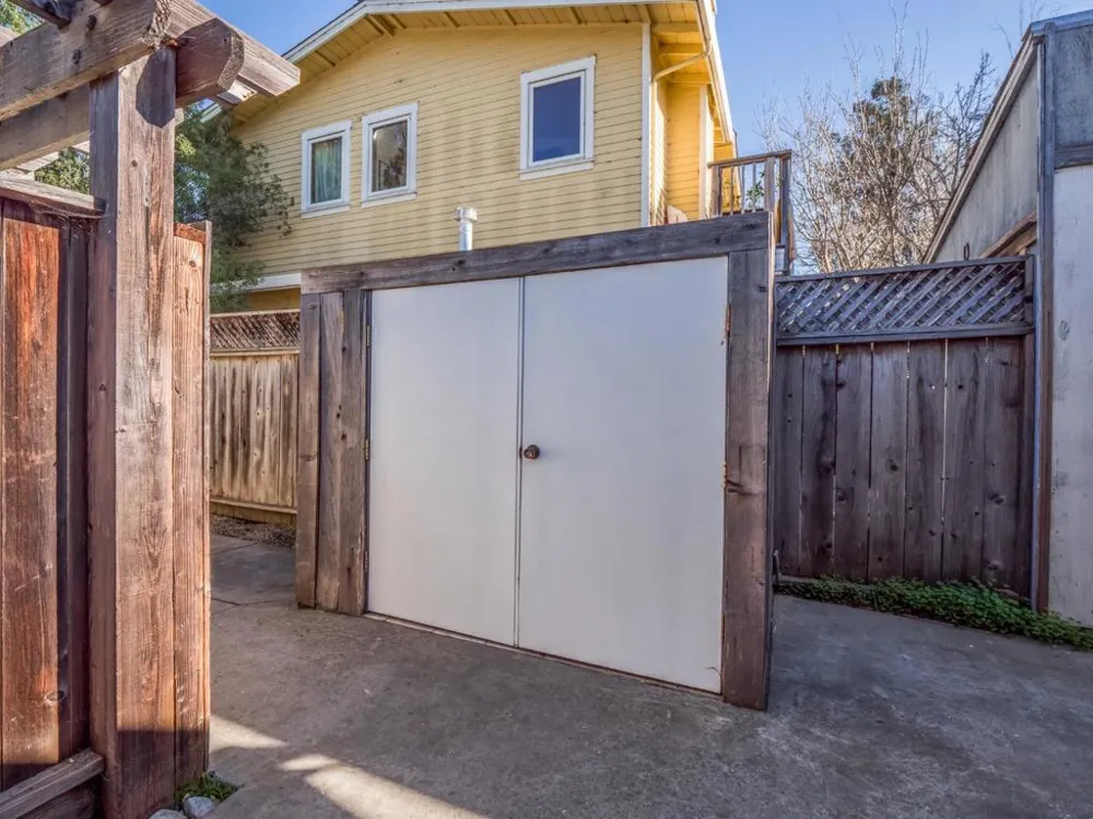215217 Roberts Street Santa Cruz, CA 95060