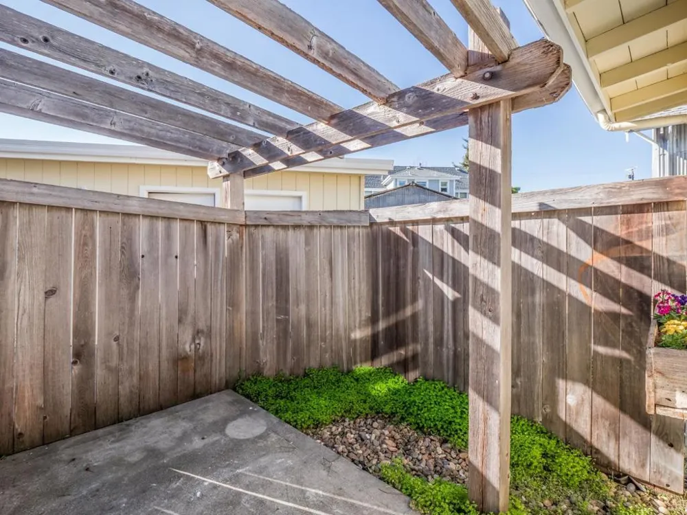 215217 Roberts Street Santa Cruz, CA 95060