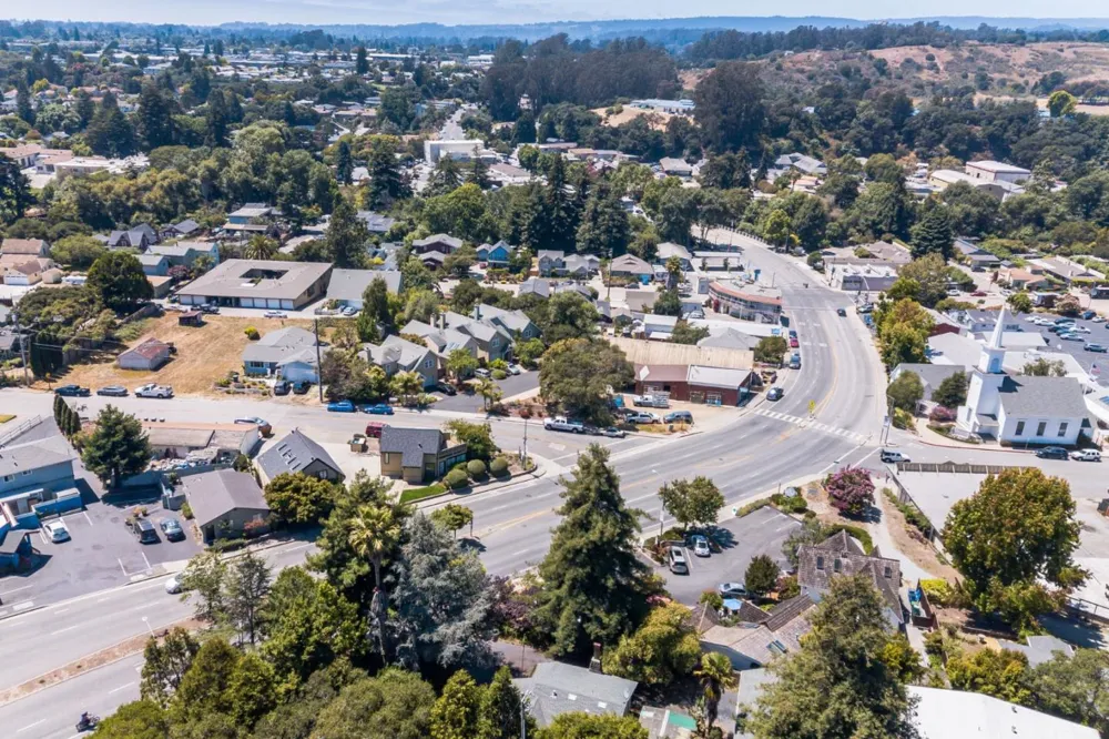 5035 Soquel Drive Soquel, CA 95073