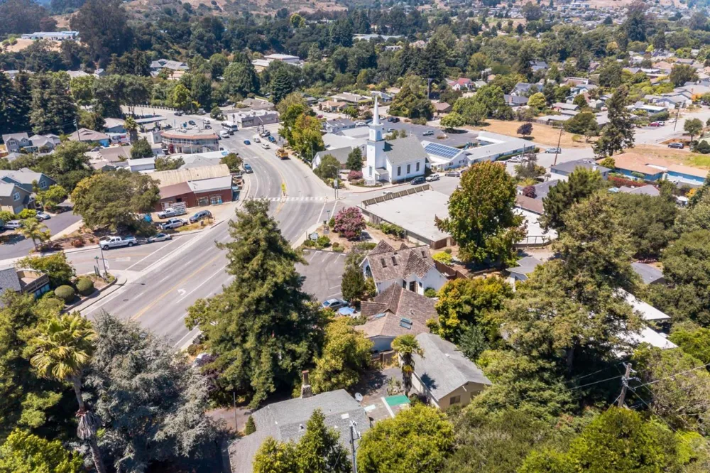 5035 Soquel Drive Soquel, CA 95073