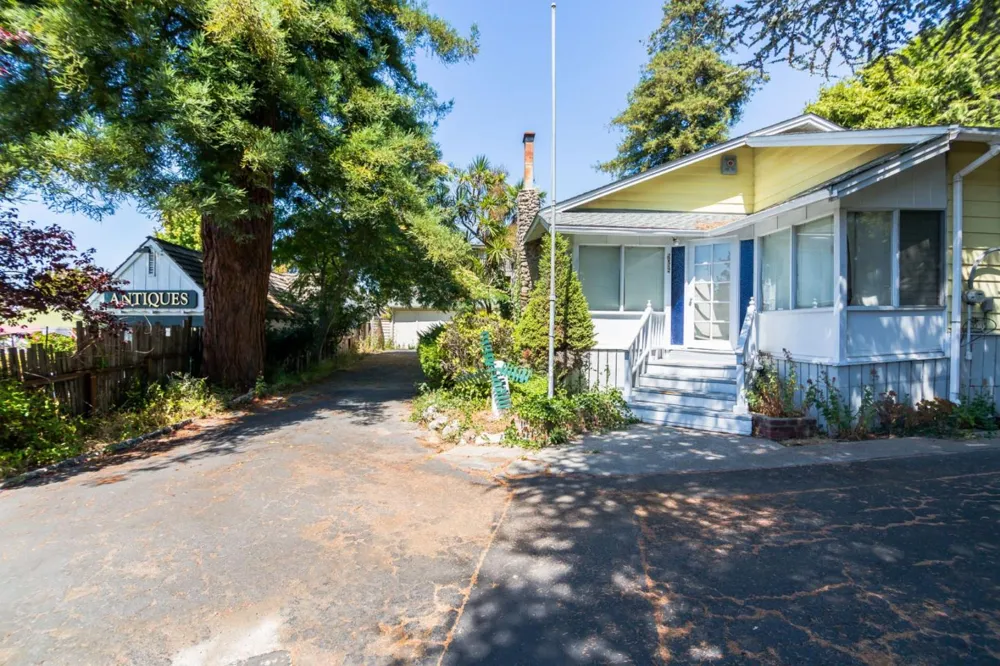 5035 Soquel Drive Soquel, CA 95073
