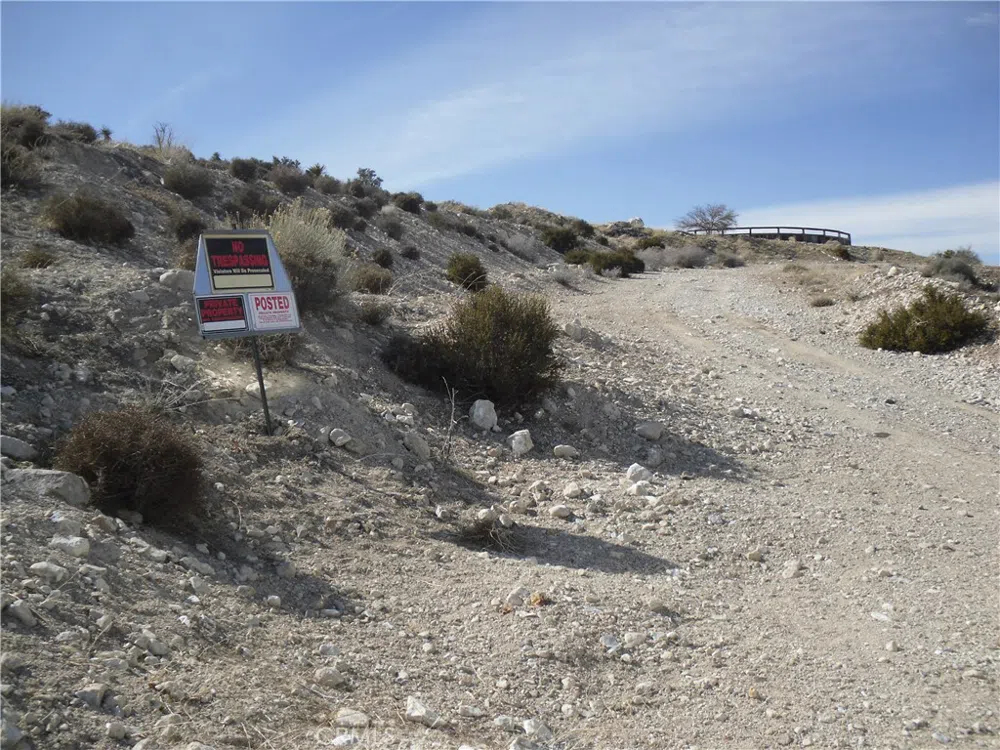 33164 Rose Amber Road Lucerne Valley, CA 92356