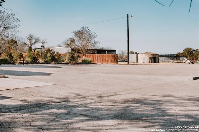 13893 US HIGHWAY 87 S Adkins, TX 78101