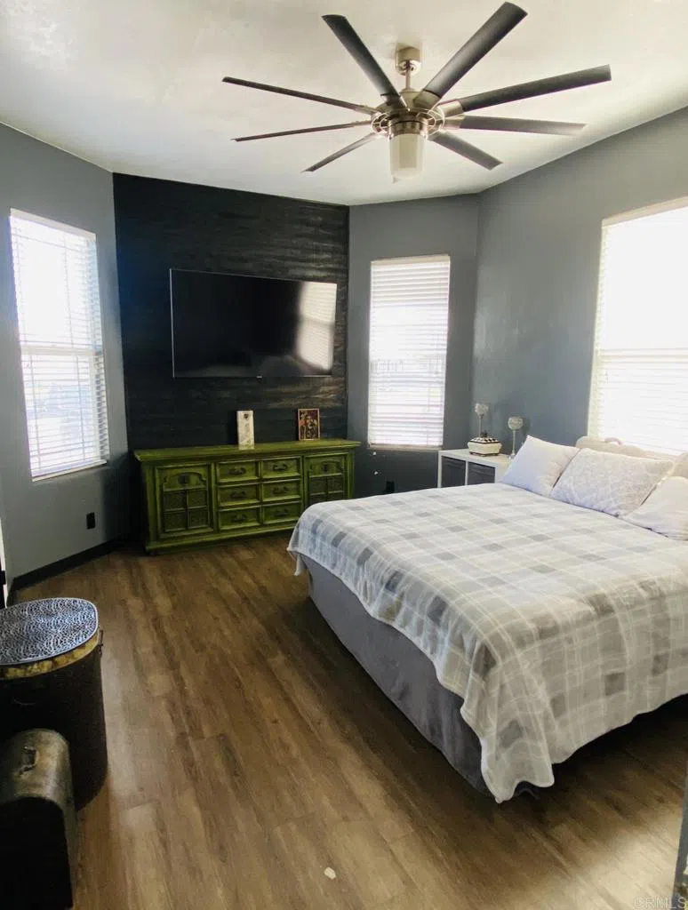 706 D AVENUE National City, CA 91950
