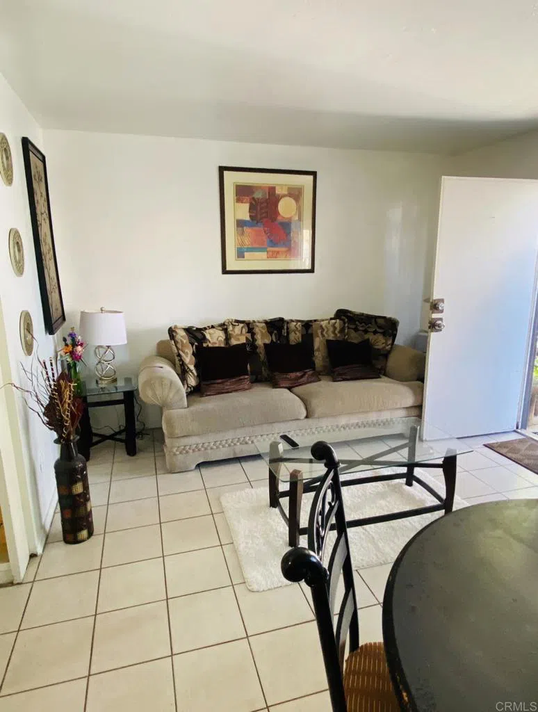 706 D AVENUE National City, CA 91950