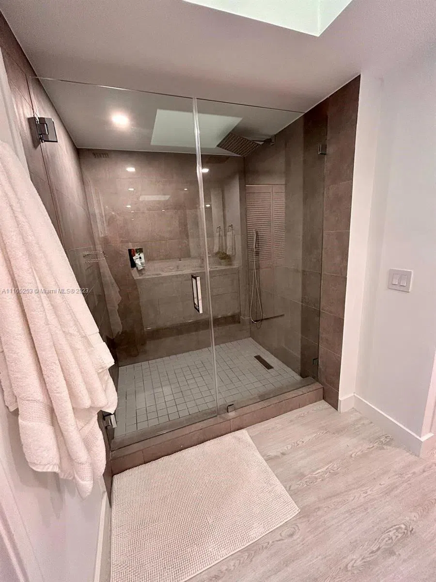 101 Crandon Blvd #473 Key Biscayne, FL 33149