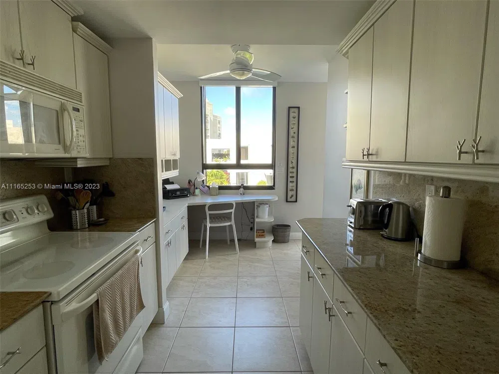 101 Crandon Blvd #473 Key Biscayne, FL 33149