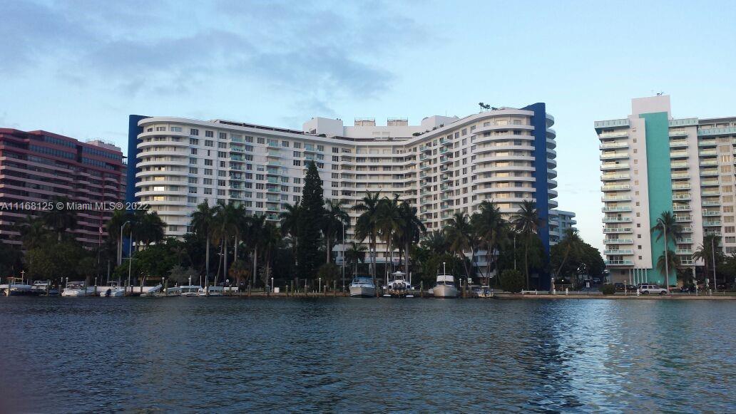 5161 Collins Ave #914 Miami Beach, FL 33140