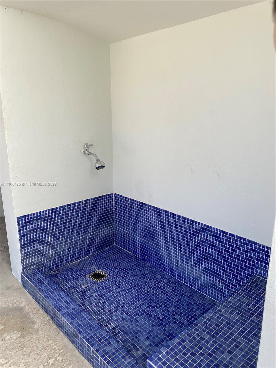 5161 Collins Ave #914 Miami Beach, FL 33140