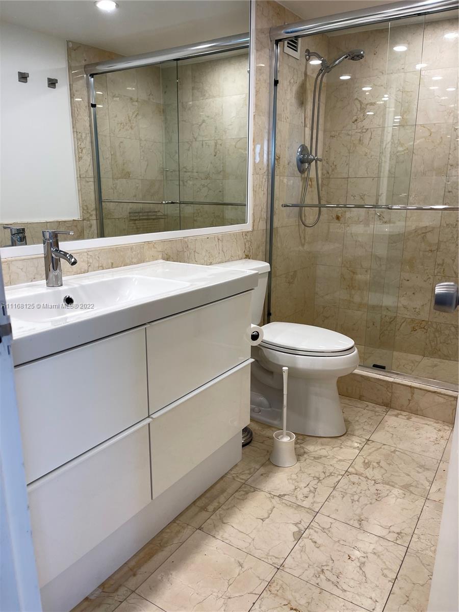 5161 Collins Ave #914 Miami Beach, FL 33140