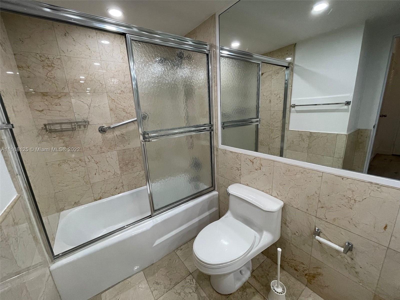 5161 Collins Ave #914 Miami Beach, FL 33140
